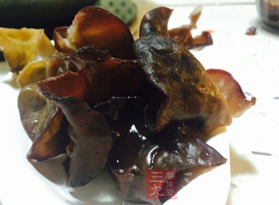 這樣吃健康再升級:黑白木耳配著吃 這樣吃健康再升級:黑白木耳配著吃