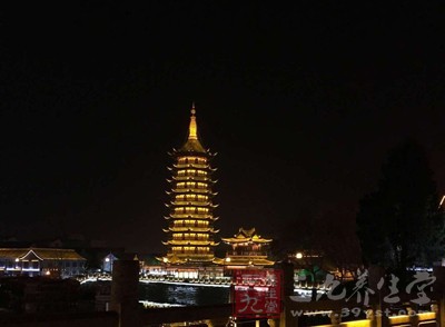 看外面，你們這個病房外面的夜景，真的很好看