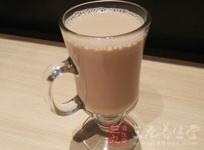 不少人知道奶茶中有較多的糖分