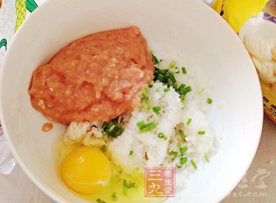 很多人都會選擇將肉加工成肉糊