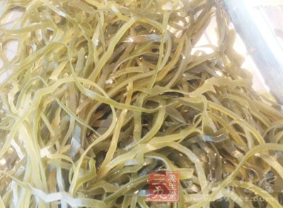 因海參、海魚、海帶、海菜等海產品中含有一定量的血尿酸