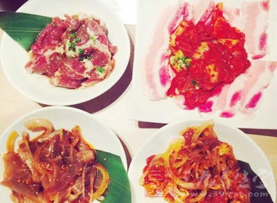 魚禽肉蛋奶類食物中含有豐富的蛋白質成分