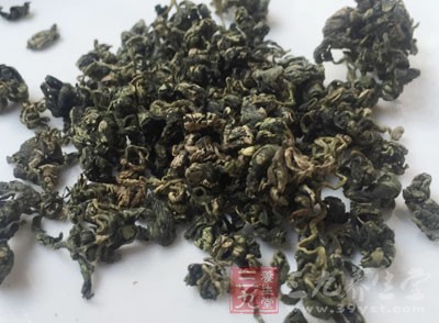因為新茶中含有一些對身體不利的物質