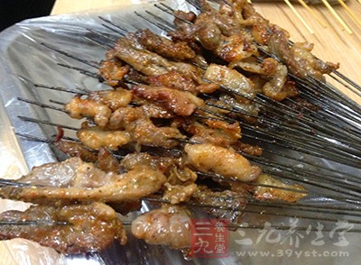 夏季的到來，燒烤開始流行起來