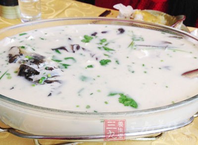 少喝肉湯、魚湯、雞湯、火鍋湯等