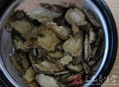 炒白芍、雞血籐、當歸、生苡米、萆各15克
