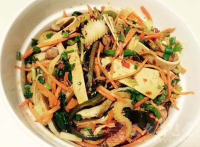 涼拌菜雖然好吃,但也是夏季致病微生物容易滋生的溫床 涼拌菜雖然好吃,但也是夏季致病微生物容易滋生的溫床