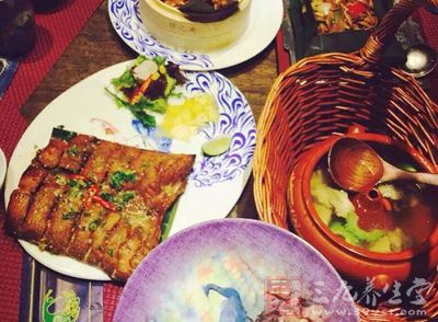 忌肥膩、油煎、霉變、腌制食物