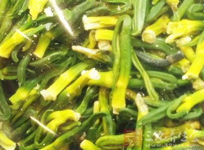 蓮子心,是蓮子中綠色的干燥幼葉及胚根 蓮子心,是蓮子中綠色的干燥幼葉及胚根