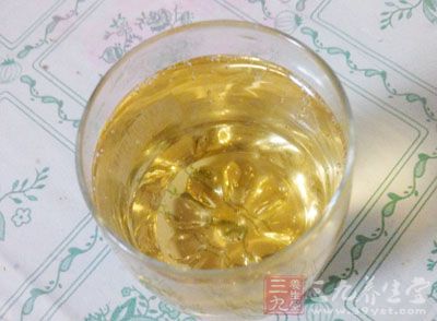 患有膽結石的朋友，最好就不要喝冰鎮時間過長的啤酒了