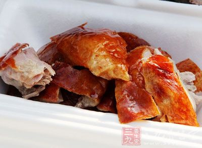 一項研究發現經常吃烤牛肉、烤鴨、烤羊肉等熏烤類食物,容易得食道癌和胃癌 一項研究發現經常吃烤牛肉、烤鴨、烤羊肉等熏烤類食物,容易得食道癌和胃癌