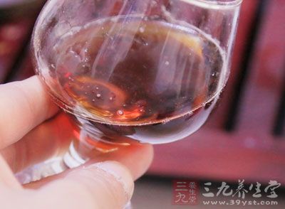 美國一份最新報告顯示,人們患胃癌的風險與飲酒量呈正相關 美國一份最新報告顯示,人們患胃癌的風險與飲酒量呈正相關