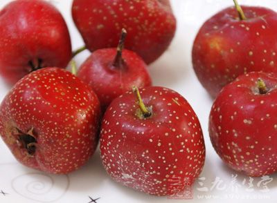 若每次食用大量山楂會加重腸胃的負擔 若每次食用大量山楂會加重腸胃的負擔