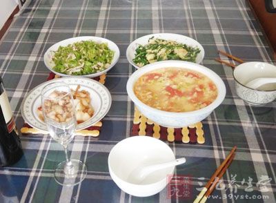 所以,無論是從營養還是安全的角度,都盡量不吃剩的蔬菜 所以,無論是從營養還是安全的角度,都盡量不吃剩的蔬菜