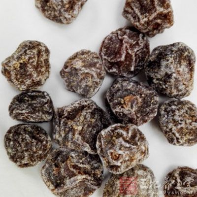 酸梅能增強白細胞的吞噬能力，提高機體的免疫機能，輔助治療陰莖癌、宮頸癌