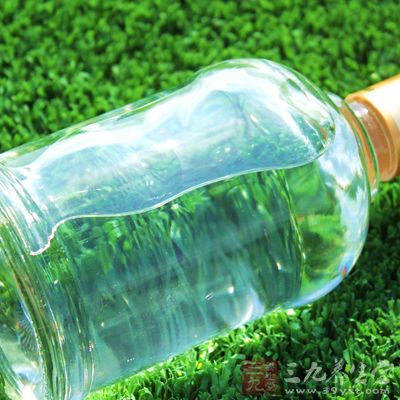 不管是什麼類型的感冒，都應避免飲酒