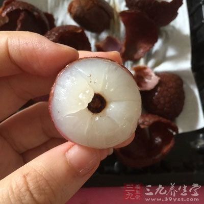 荔枝含糖量很高,因此,糖尿病人不宜食用 荔枝含糖量很高,因此,糖尿病人不宜食用