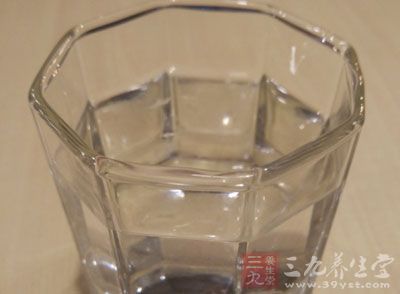 如果說正常喝水,大家或許不會覺得有什麼 如果說正常喝水,大家或許不會覺得有什麼