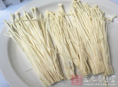 金針菇雖然很美味,但也不能輕視掉它的禁忌 金針菇雖然很美味,但也不能輕視掉它的禁忌