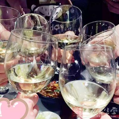 酒精還會傷害神經系統 酒精還會傷害神經系統
