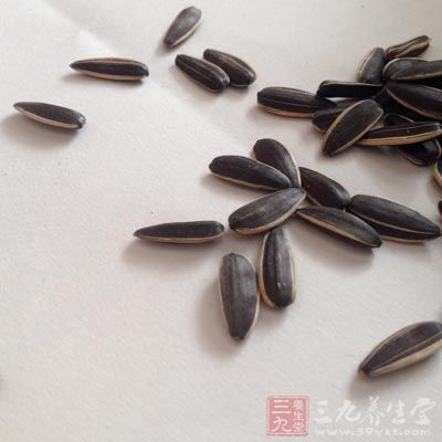 選擇用手剝瓜子殼，就可以避免上文中說的這些情況出現