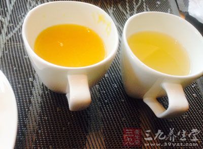 喝汽水是夏天很多人必不可少的解暑方法