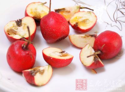 有些朋友本著勤儉節約的原則會將霉變情況不算嚴重的食物剜去部分後繼續食用 有些朋友本著勤儉節約的原則會將霉變情況不算嚴重的食物剜去部分後繼續食用