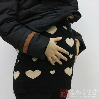 大量飲用牛奶,加服鈣片、維生素D等,對胎兒有害無益 大量飲用牛奶,加服鈣片、維生素D等,對胎兒有害無益