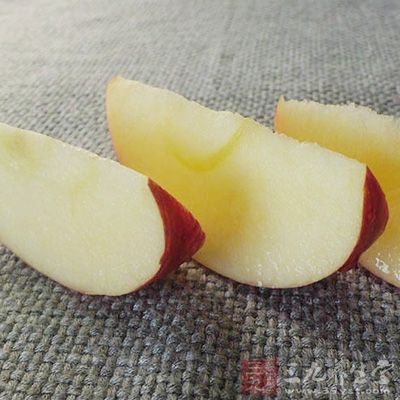 現在市場上絕大部分蘋果都是打了農藥的