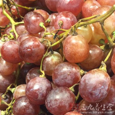 也可以吃一些水果,或者喝一些果汁 也可以吃一些水果,或者喝一些果汁