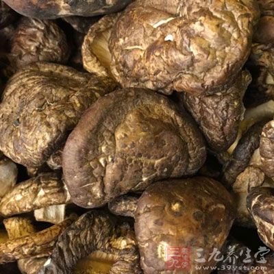 香菇有“山珍”之稱,具有高蛋白、低脂肪的特點 香菇有“山珍”之稱,具有高蛋白、低脂肪的特點