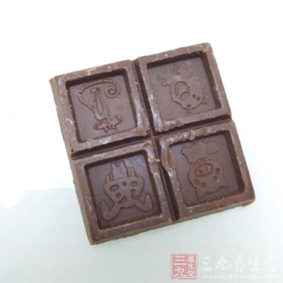 日常要少吃,女生愛吃的巧克力、奶油蛋糕在胃酸過多的時候都要克制少吃 日常要少吃,女生愛吃的巧克力、奶油蛋糕在胃酸過多的時候都要克制少吃
