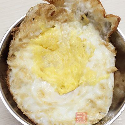煮荷包蛋時加鹽 煮荷包蛋時加鹽