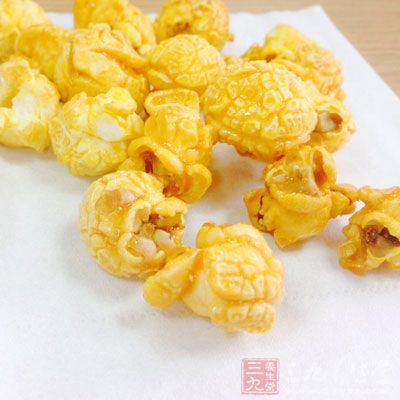 常見的含鉛食物有爆米花、罐頭、皮蛋、薯條等 常見的含鉛食物有爆米花、罐頭、皮蛋、薯條等