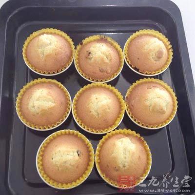 而吃甜食會導致血糖中糖分增多