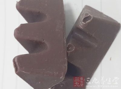 也許大家都有聽說黑巧克力具有減肥、增強記憶力、降低心髒疾病的多種益處 也許大家都有聽說黑巧克力具有減肥、增強記憶力、降低心髒疾病的多種益處