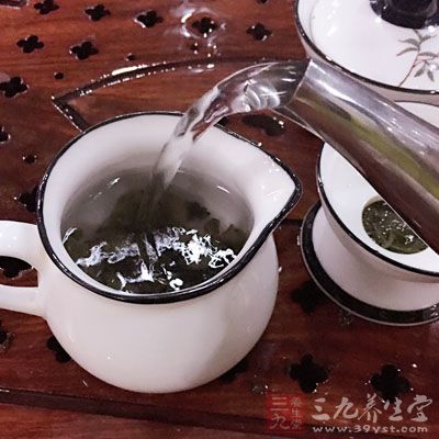 先不要急著喝茶,特別是濃茶 先不要急著喝茶,特別是濃茶