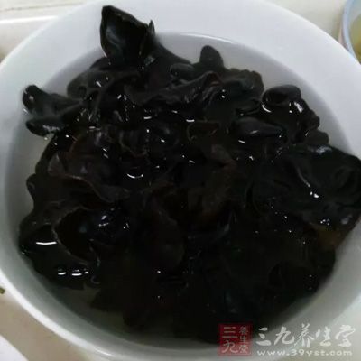 新鮮木耳不可以涼拌食用