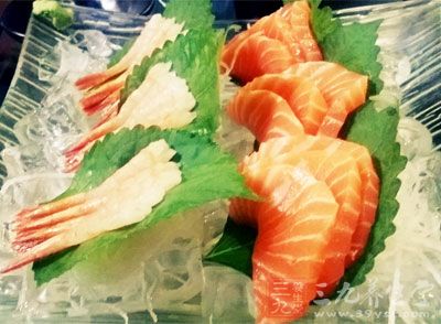 傳統的思想中魚肉富含DHA和容易消化的蛋白質 傳統的思想中魚肉富含DHA和容易消化的蛋白質