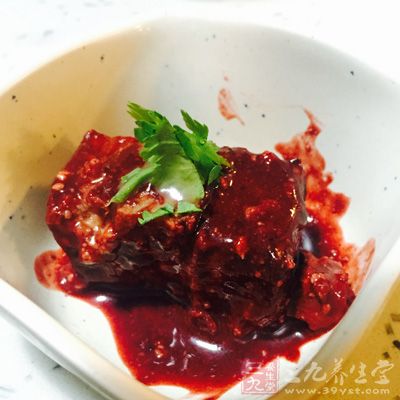 蛋黃派和腐乳更是會引起不可思議的效果,這些食物在制作和原料中含有食用酒精和乙醇,所以建議大家在駕車前盡量遠離這些食物 蛋黃派和腐乳更是會引起不可思議的效果,這些食物在制作和原料中含有食用酒精和乙醇,所以建議大家在駕車前盡量遠離這些食物