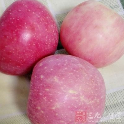 一個蘋果的種子不會毒死人,但是,只要吃得多有可能中毒死亡 一個蘋果的種子不會毒死人,但是,只要吃得多有可能中毒死亡