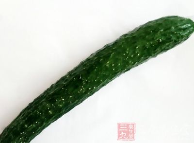黃瓜含維生素C分解酶,會使辣椒中的維生素C遭到破壞,降低其營養價值 黃瓜含維生素C分解酶,會使辣椒中的維生素C遭到破壞,降低其營養價值
