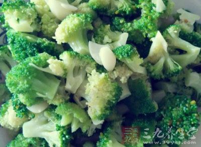 十字花科蔬菜,如西蘭花、菜花等焯過後口感更好 十字花科蔬菜,如西蘭花、菜花等焯過後口感更好