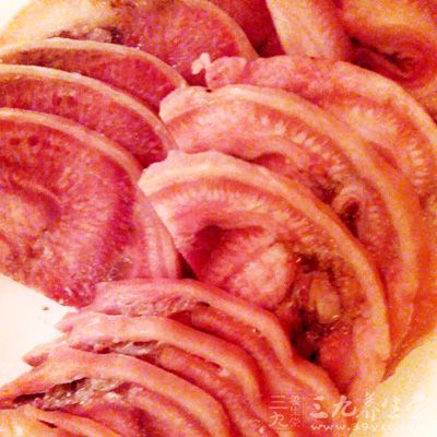 紅肉的特點是肌肉纖維粗硬、脂肪含量較高,而白肉肌肉纖維細膩,脂肪含量較低,脂肪中不飽和脂肪酸含量較高 紅肉的特點是肌肉纖維粗硬、脂肪含量較高,而白肉肌肉纖維細膩,脂肪含量較低,脂肪中不飽和脂肪酸含量較高