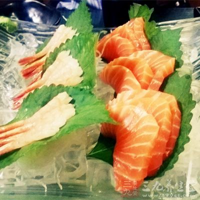魚類、蛋類、綠葉蔬菜、各種動物肝髒等等 魚類、蛋類、綠葉蔬菜、各種動物肝髒等等