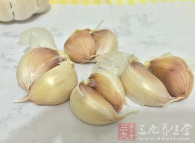 很多人都知道大蒜是殺菌消毒的能手,可是在備孕期間千萬別吃大蒜哦 很多人都知道大蒜是殺菌消毒的能手,可是在備孕期間千萬別吃大蒜哦