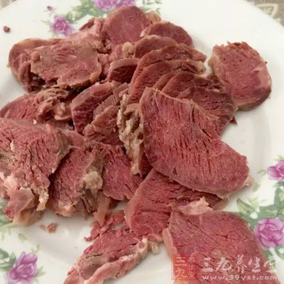 牛肉200克,雞蛋5個,色拉油適量,食鹽1茶勺 牛肉200克,雞蛋5個,色拉油適量,食鹽1茶勺