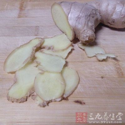 桂枝5克，細辛3克，土茯苓30克，生姜3片