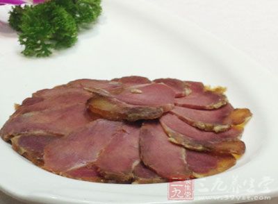 晚上吃牛肉等富含鐵的食物是會干擾肝髒的生物鐘的