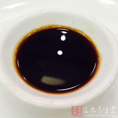 黃蜂魚三條、干貝七八粒、大米100克、水2升左右、姜、料酒、生抽、糖、鹽